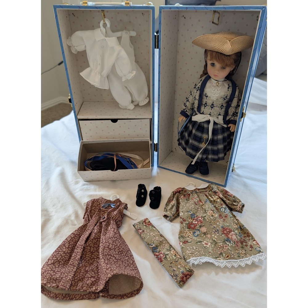 Madame Alexander Anne of Green Gables 14" Doll‎ Trunk Set - Anne Goes To School